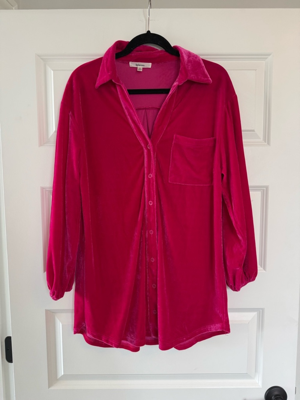NWOT Lalavon Velvet Button Up Shirt, size small.